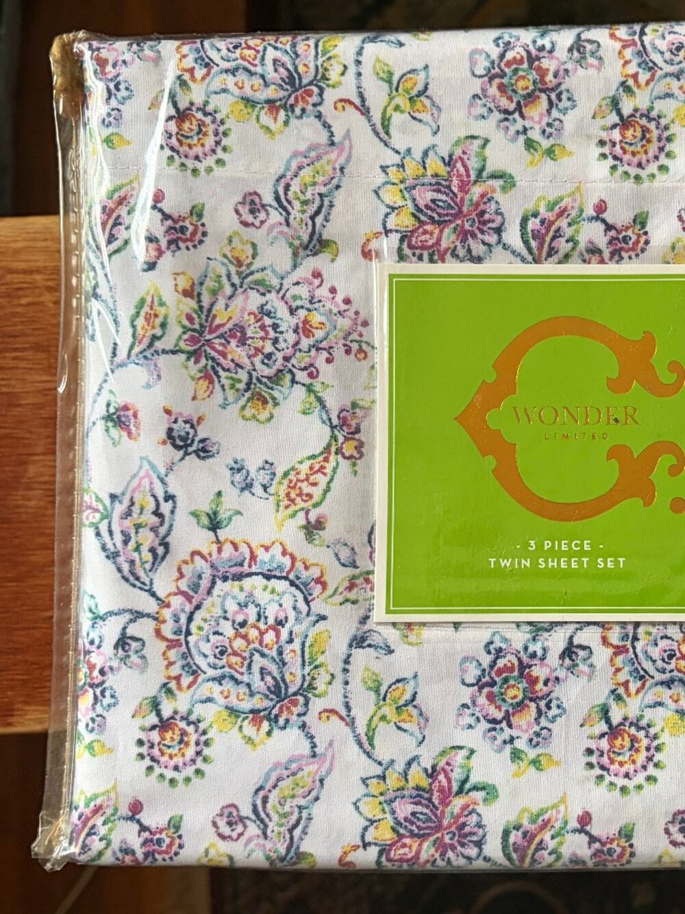 WONDER Twin Size BEAUTIFUL FLORAL Sheet Set Lightweight Easy Care Polyester